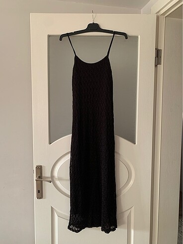Siyah dantel uzun elbise
