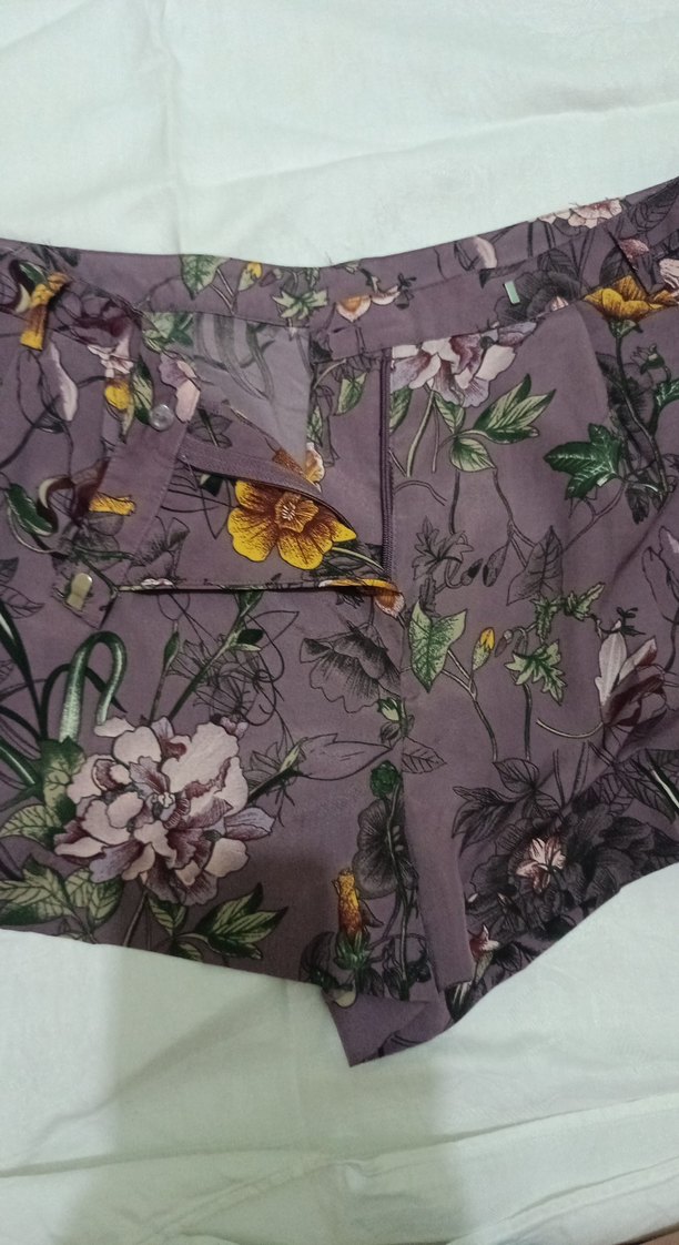 Mor Çiçek Desenli Mini Şort - Görsel 3
