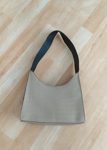 Zara Bej Yılan Derisi Desenli Deri Kadın Çanta