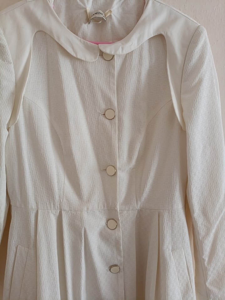 Armine Düğmeli Uzun Beyaz pardesü - Görsel 5