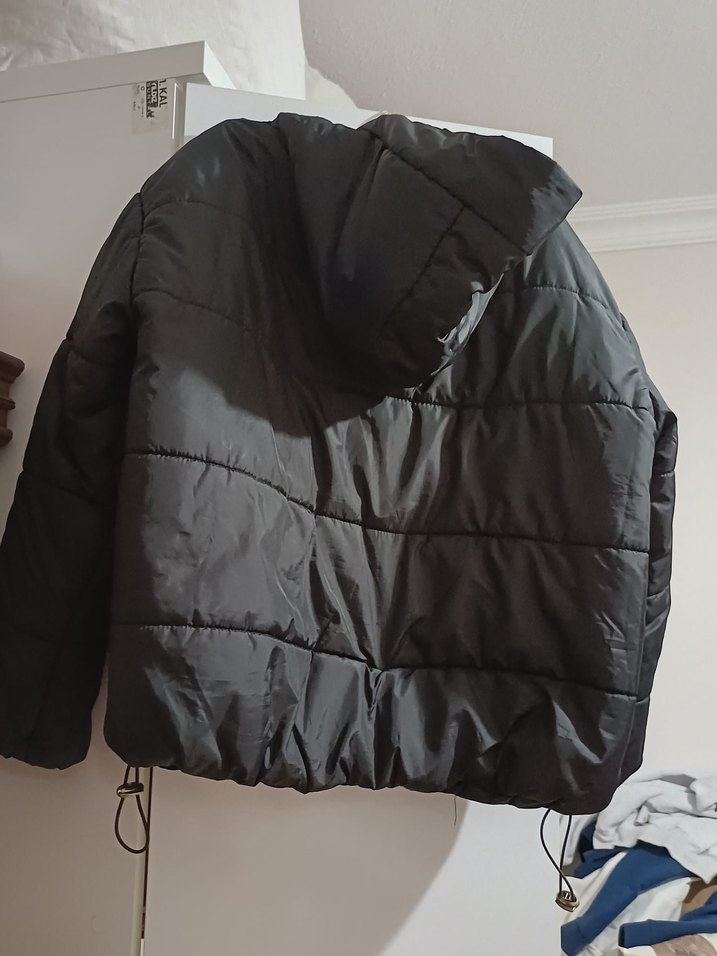 Siyah Kadın Kışlık Mont - Görsel 2