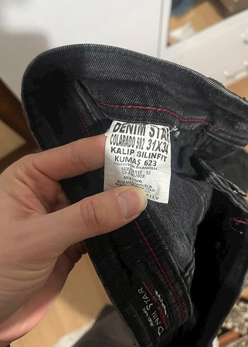 Erkek Siyah Kemerli Dar Kesim Denim Jean - Görsel 3
