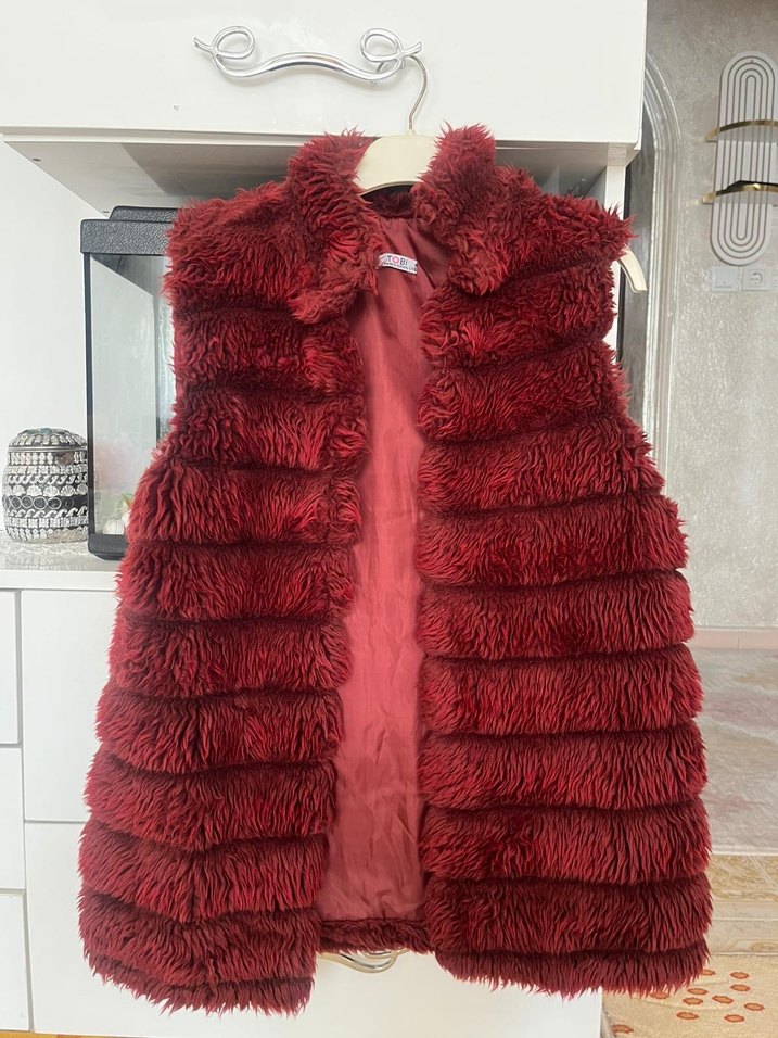 Kırmızı Kürklü Kadın Yelek - Görsel 2