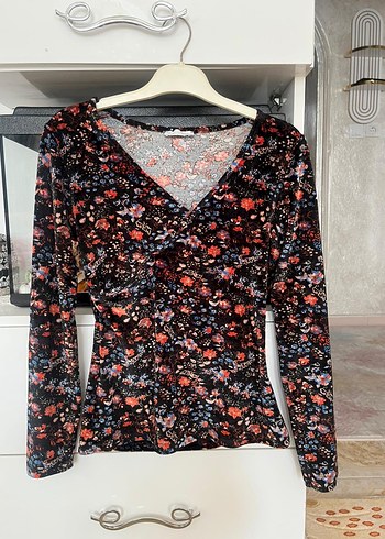 Çiçek Desenli V Yakalı Uzun Kollu Bluz - Görsel 3