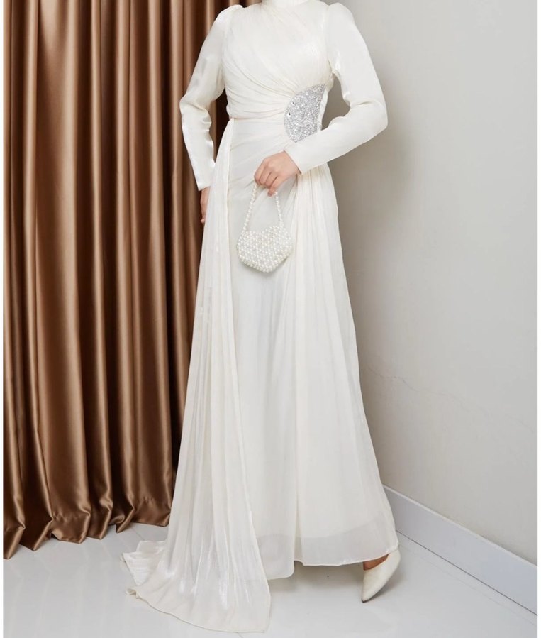 Beyaz Uzun Drapeli Kadın Abiye Elbise - Görsel 4