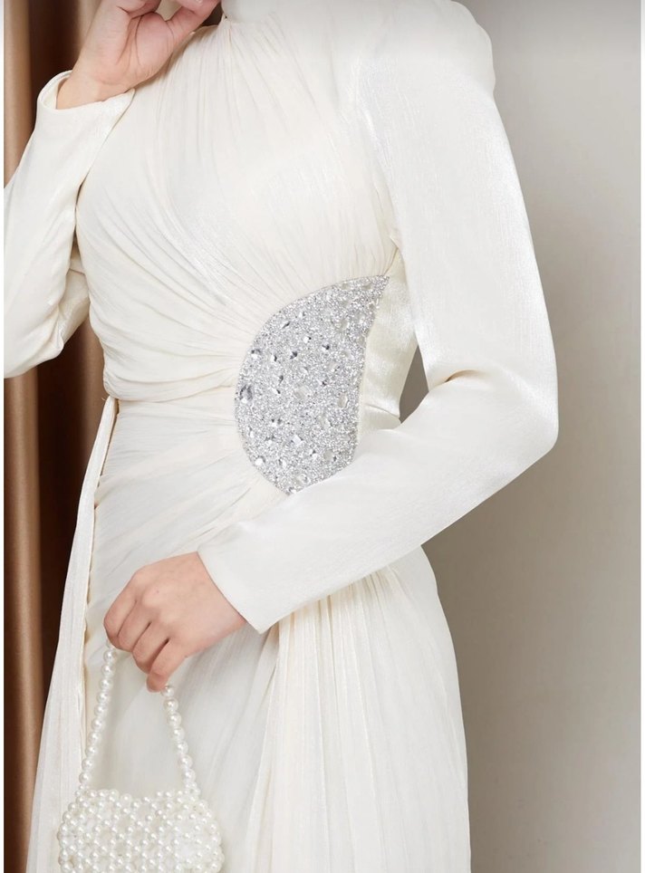 Beyaz Uzun Drapeli Kadın Abiye Elbise - Görsel 5