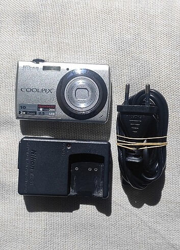 NİKON COOLPİX S220 DİJİTAL FOTOĞRAF MAKİNESİ 