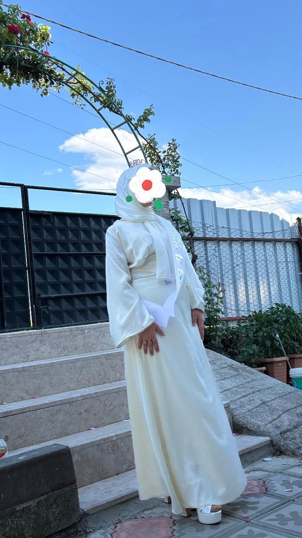 ekru Uzun Kollu Saten Elbise - Görsel 2