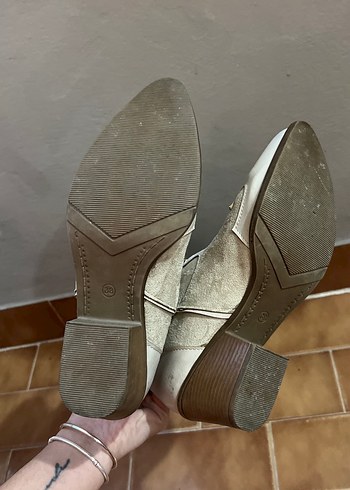 38 Beden ten rengi Renk Bej Nakışlı Yüksek Topuklu Deri Çizme