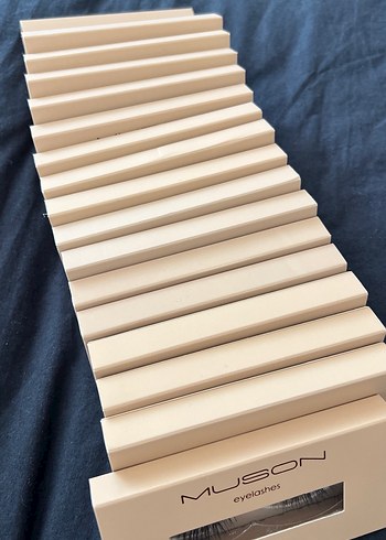 Muson Gri Takma Kirpik - Görsel 2