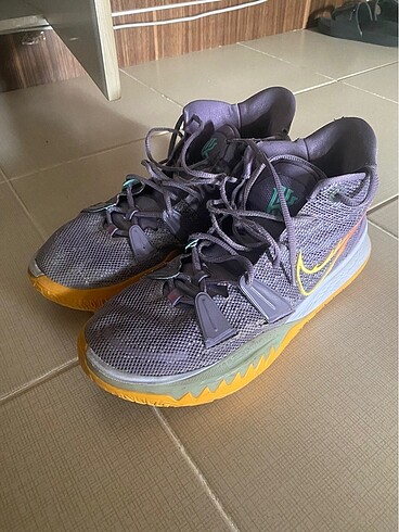 Kyrie 7
