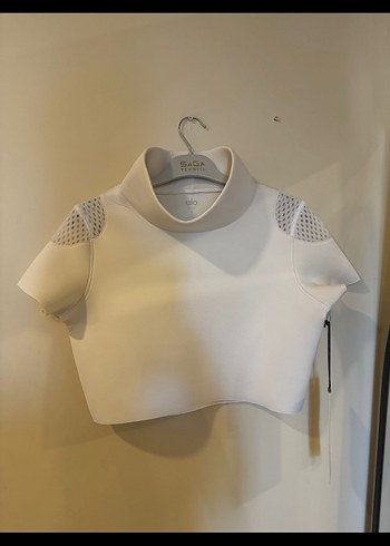 Yüksek Yakalı Beyaz Kadın Crop Top alo yoga