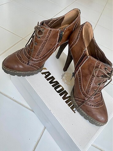 39,5 Beden Topuklu Oxford bot