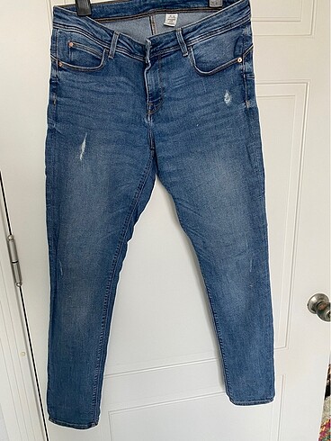 Bershka Farklı markalar 29 ve 30 beden dar paça jeanler