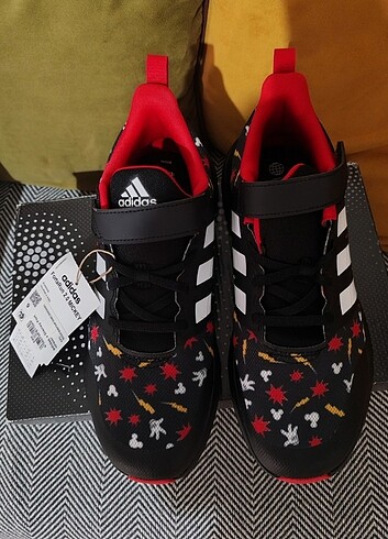 Adidas spor ayakkabı