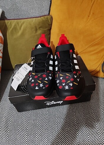 39 Beden siyah Renk Adidas spor ayakkabı