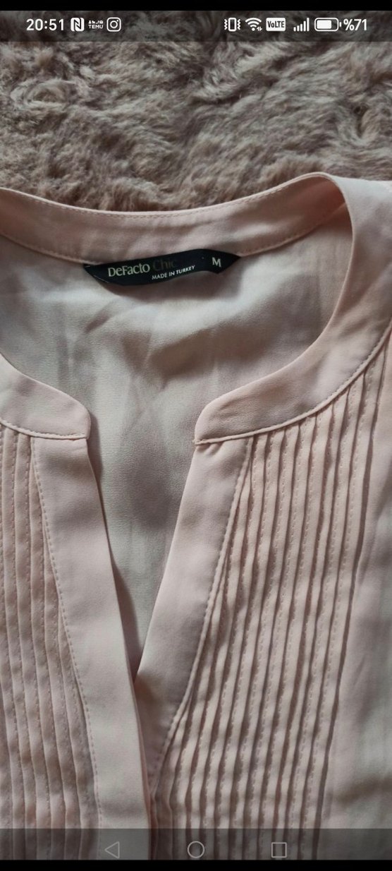 Yavruağzı Kadın Keten V Yakalı Pilili Bluz - Görsel 2