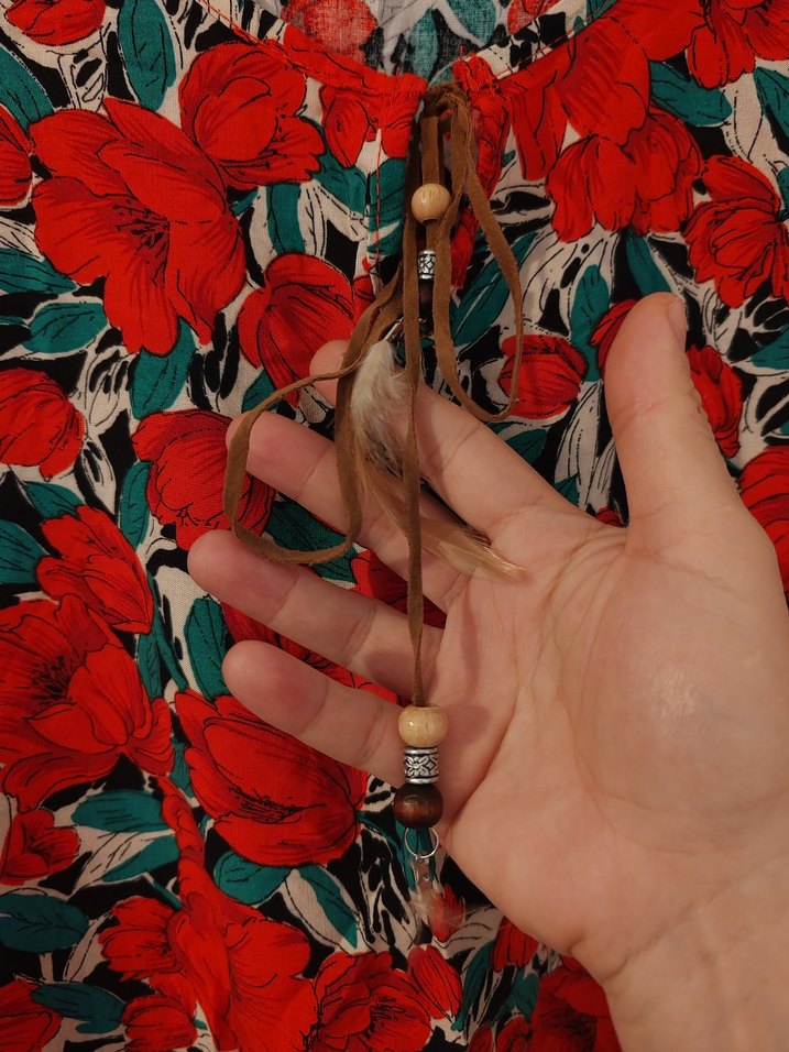 Kırmızı Çiçek Desenli Bohem Düğmeli Bluz - Görsel 3