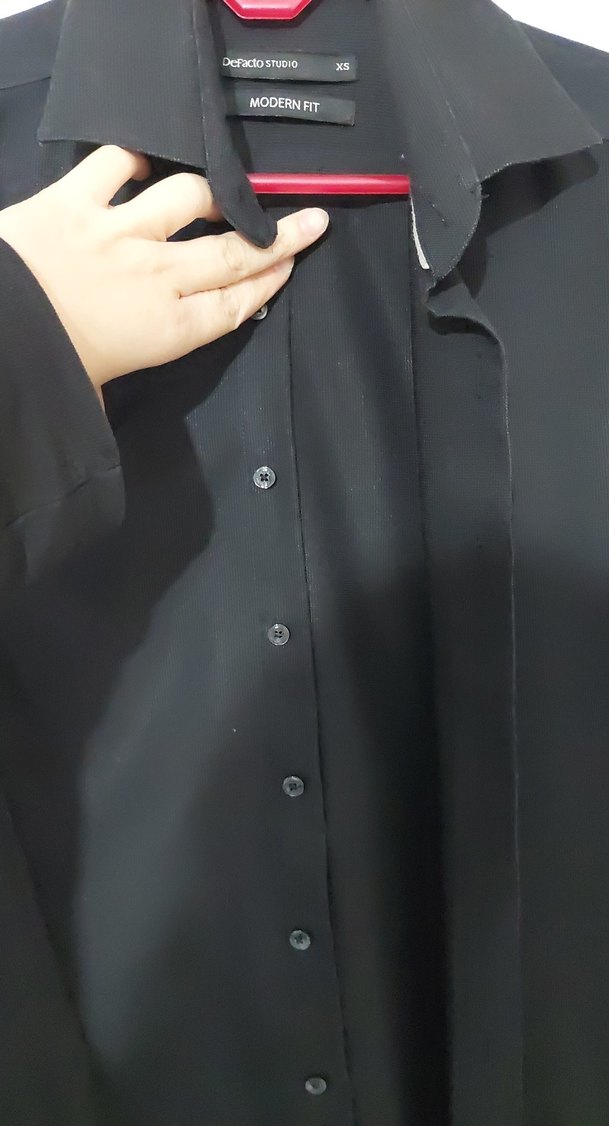 Siyah Düğmeli Erkek Gömlek - Görsel 4