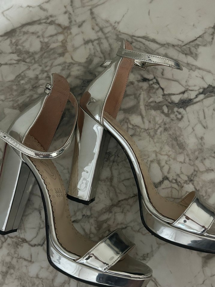 gümüş topuklu ayakkabı - Görsel 3