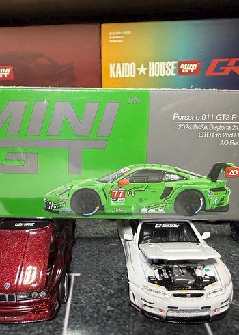 Mini GT Porsche 911 GT3 R Rexy | Gardrops