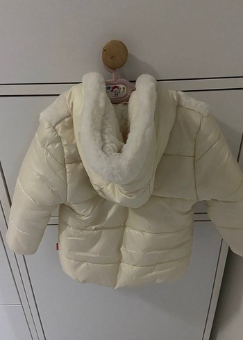 Kız Çocuk Beyaz Kürk Detaylı Mont - Görsel 3