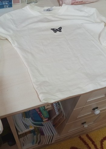 kadın Beyaz Kelebek Baskılı Tişört - Görsel 2