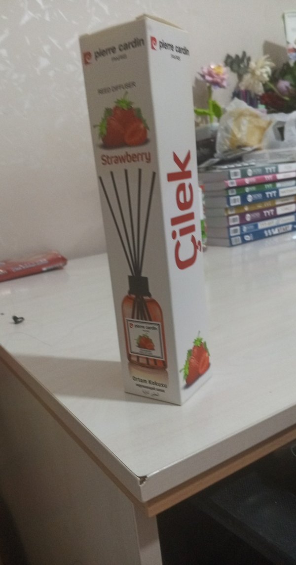 Pierre Cardin Çilek Kokulu Ortam Kokusu - Görsel 3