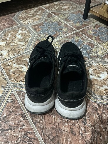 39 Beden Adidas spor ayakkabı