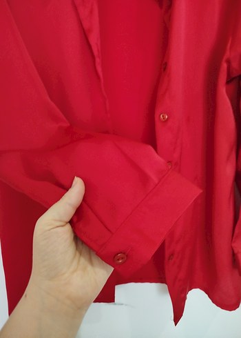 Kırmızı Parlak Saten Düğmeli Kadın Gömlek - Görsel 6