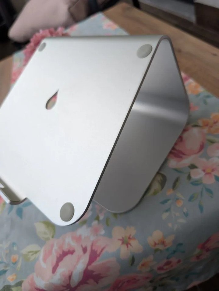 Alüminyum Macbook standı - Görsel 5