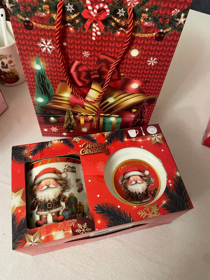 Noel Temalı Kırmızı Kahve Fincanı Seti - Görsel 3