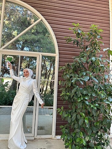 Beyaz Saten tesettür nikah elbisesi
