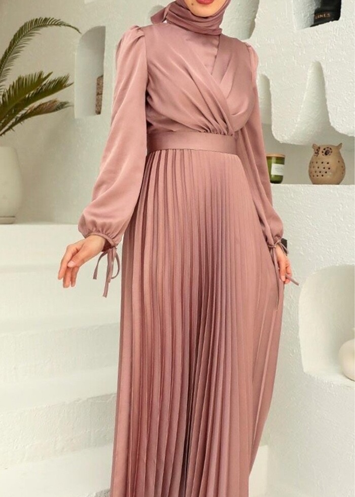 Tesettür pileseli abiye - Görsel 4