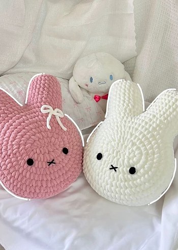 Örgü Tavşan Peluş Yastık