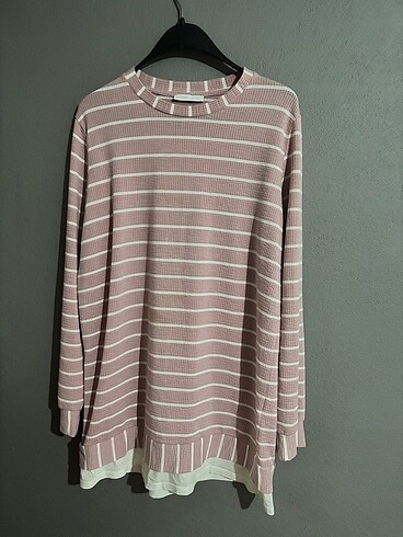 Beyaz çizgili pembe tunik