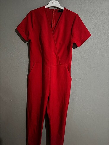 40 Beden kırmızı Renk kalsuz blazer tulum takımı