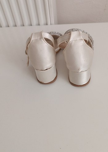 Diğer Klasik Bej Dolgu Topuklu Kız çocuk Abiye Ayakkabı