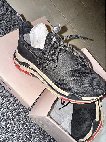 37 Beden Elle-37 numara sneaker