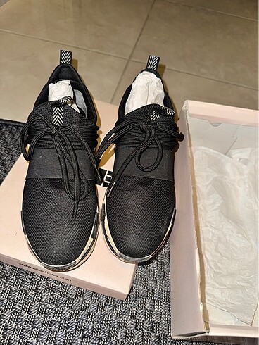 37 Beden siyah Renk Elle-37 numara sneaker