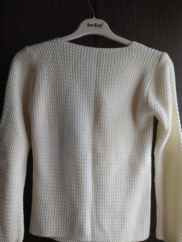 Düğmeli Beyaz Örgü Kadın Hırka - Görsel 2