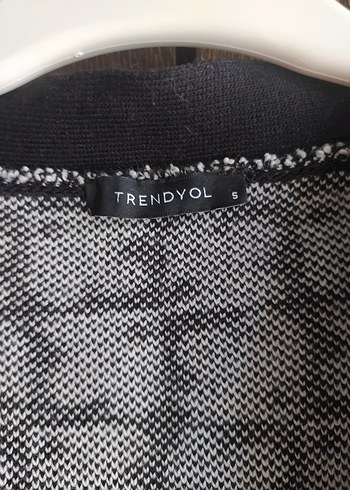 Düğmeli V Yaka Kadın Hırka - Görsel 2