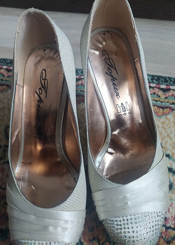 Beyaz Pileli Yılan Derisi Desenli Topuklu Ayakkabı - Görsel 3