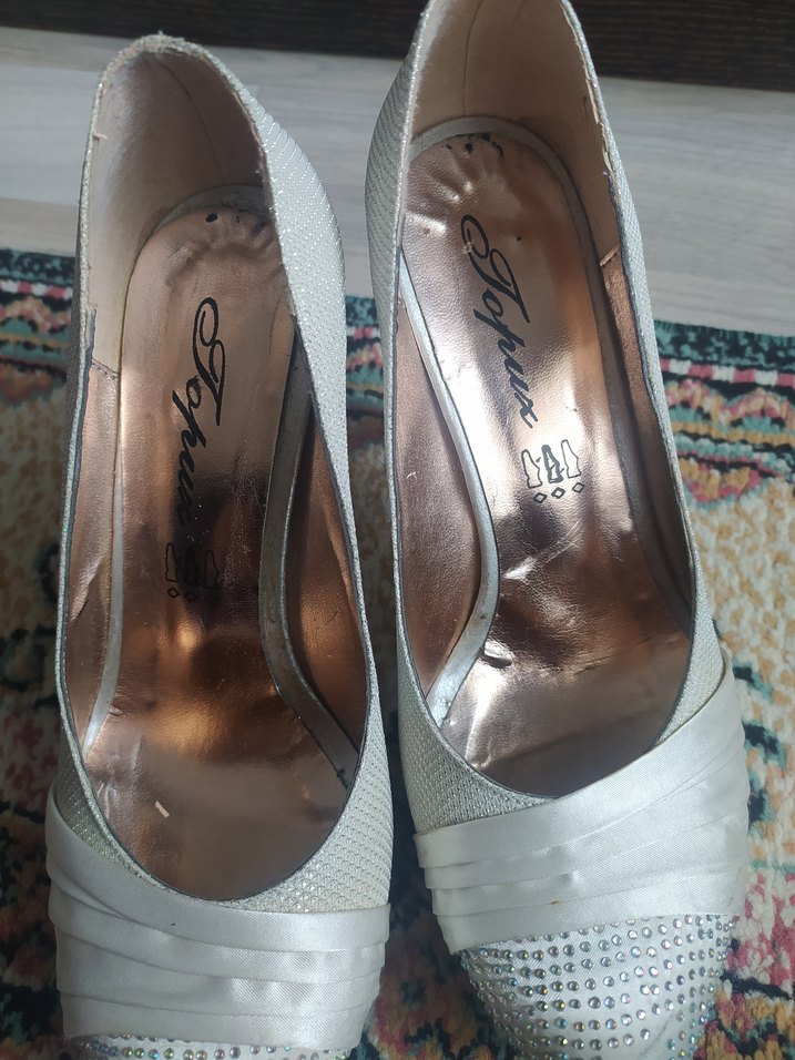 Beyaz Pileli Yılan Derisi Desenli Topuklu Ayakkabı - Görsel 3