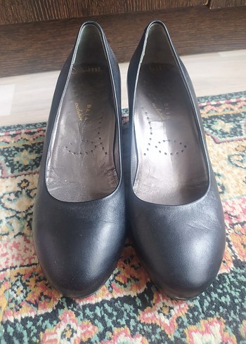 Klasik Siyah Dolgu Topuklu Kadın Ayakkabı - Görsel 2