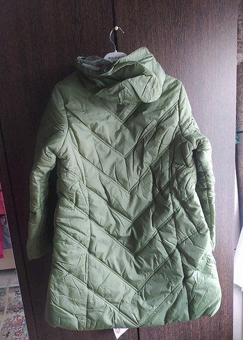 kız çoçuğu  Uzun Yeşil Düğmeli Kış Montu - Görsel 3