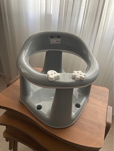Banyo tezgah oturağı