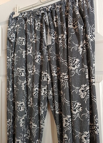 xs Beden Bayan şalvar ve baş örtüsü 10 tl