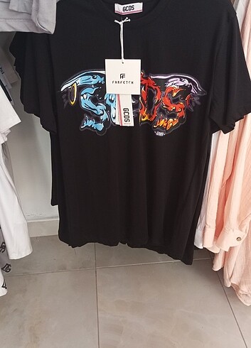 Erkek tişörtleri 