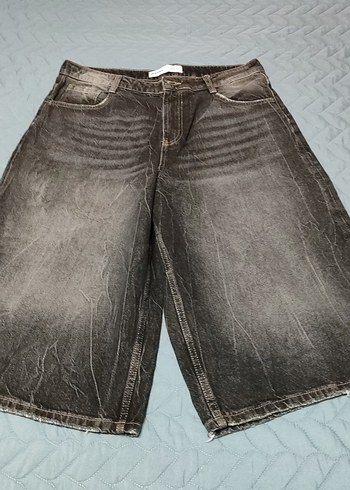 Bershka Koyu Gri Yikamali Denim Sort